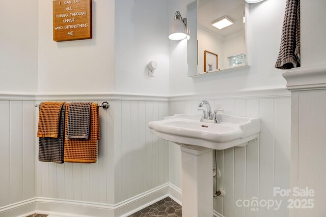 325 Chapman St, Chesterfield, SC 29709 - bathroom featuring wainscoting