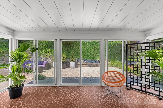 2424 Cumberland Ave, Charlotte, NC 28203 - view of unfurnished sunroom