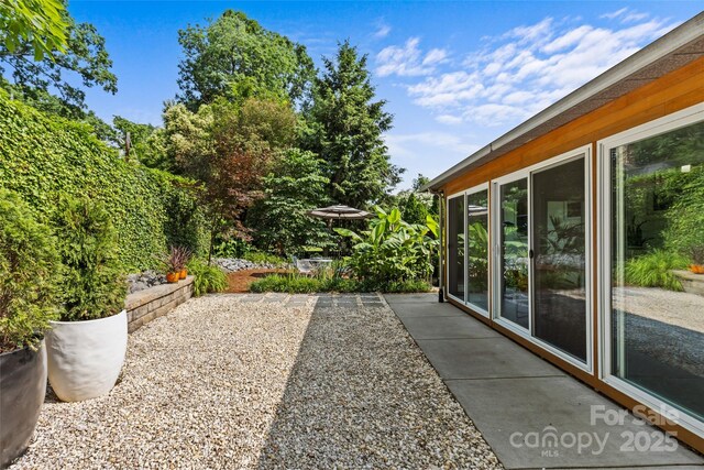 2424 Cumberland Ave, Charlotte, NC 28203 - view of patio