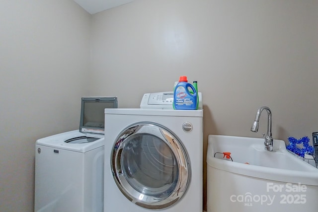 8409 Olde Stonegate Ln, Mint Hill, NC 28227 - laundry area featuring washing machine and dryer