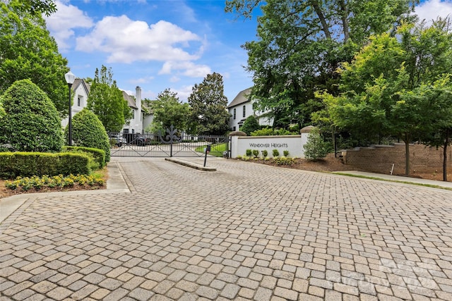 224 Wendover Heights Cir, Charlotte, NC 28211 - surrounding community featuring a gate and a residential view