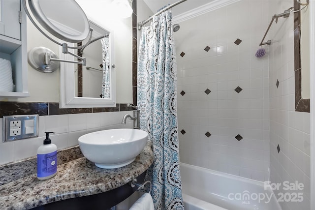 7050 Knightswood Dr, Charlotte, NC 28226 - full bathroom with shower / bath combo with shower curtain, backsplash, and vanity