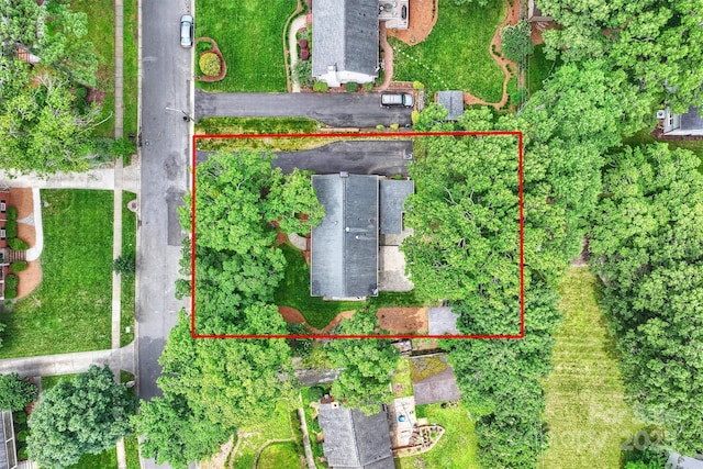 7050 Knightswood Dr, Charlotte, NC 28226 - aerial overview of property's location featuring property boundaries highlighted