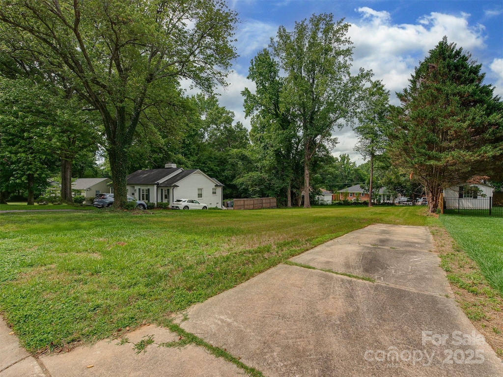 4045 Rutherford Dr, Charlotte, NC 28210