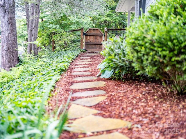 24 Warwick Rd, Asheville, NC 28803 - view of yard with a gate