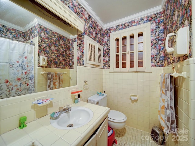 121 Patrick St, Gastonia, NC 28054 - full bathroom featuring wallpapered walls, ornamental molding, toilet, vanity, and wainscoting