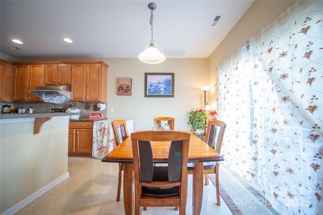16525 Kettlewell Ln, Charlotte, NC 28277 - dining space with recessed lighting and baseboards