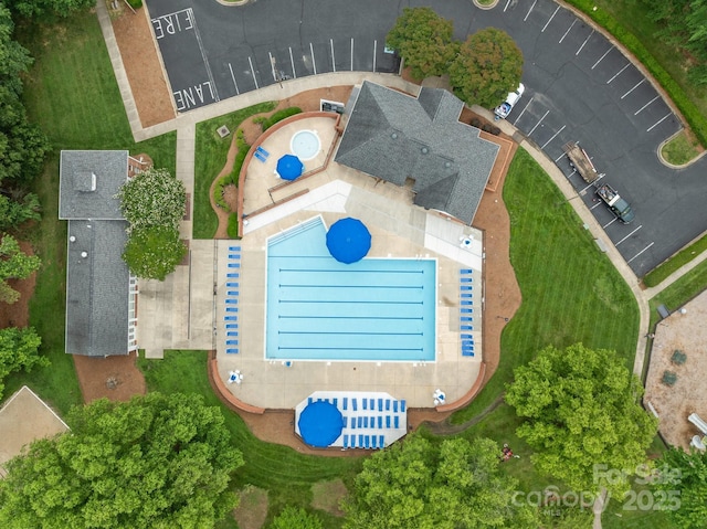 8906 Pickering Grove Ln, Charlotte, NC 28216 - drone / aerial view