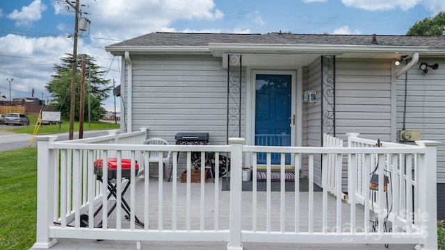 1266 18th St NE, Hickory, NC 28601 - wooden deck featuring a grill
