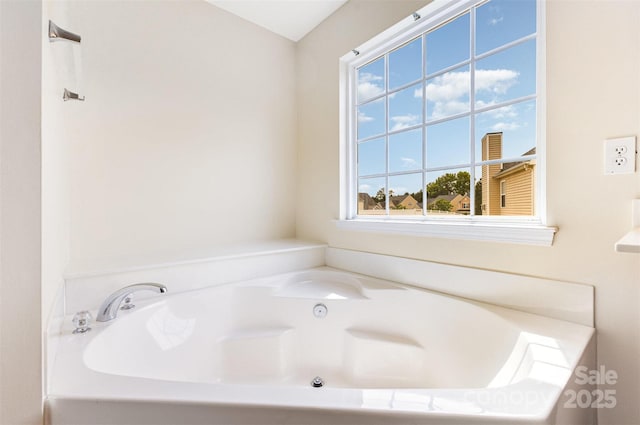 13305 Mallard Landing Rd, Charlotte, NC 28278 - bathroom featuring a whirlpool tub
