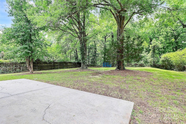 7118 April Ridge Ln, Charlotte, NC 28215 - view of yard featuring a patio