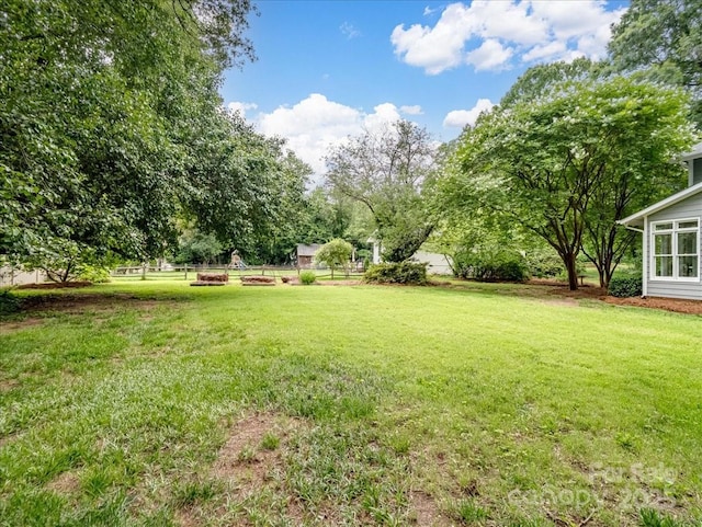 3327 Archdale Dr, Charlotte, NC 28210 - view of yard