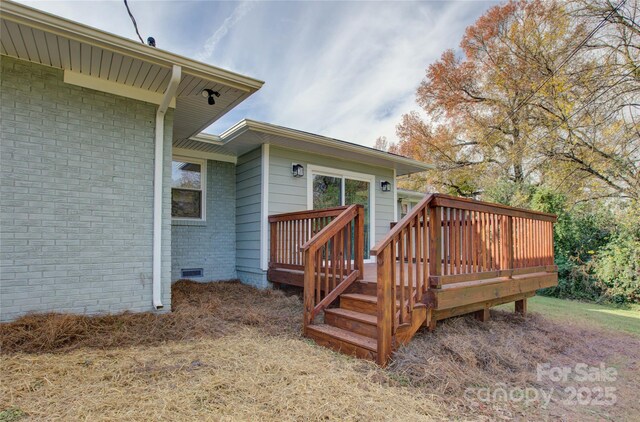 8607 Larchmont Cir, Charlotte, NC 28214 - view of wooden deck