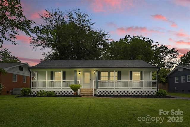 4838 Keats Ave, Charlotte, NC 28212 - ranch-style home featuring a porch, a front yard, and central AC