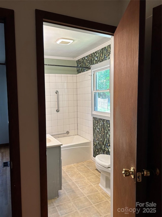 85 Oshea Ln, Waynesville, NC 28786 - bathroom with toilet, washtub / shower combination, vanity, and ornamental molding