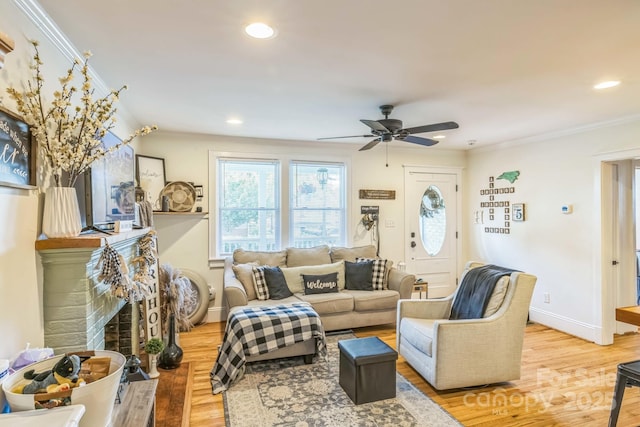 432 4th Street Pl SW, Hickory, NC 28602 - living area featuring wood finished floors, a ceiling fan, crown molding, baseboards, and recessed lighting