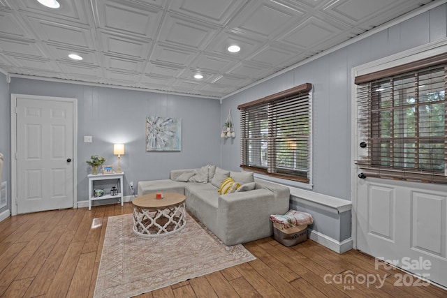 4043 Windward Dr, Tega Cay, SC 29708 - living area with an ornate ceiling, wood-type flooring, recessed lighting, and baseboards