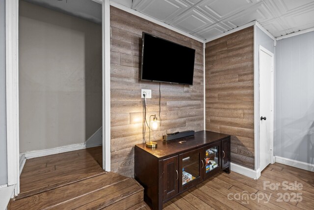 4043 Windward Dr, Tega Cay, SC 29708 - detailed view of wood finished floors and baseboards