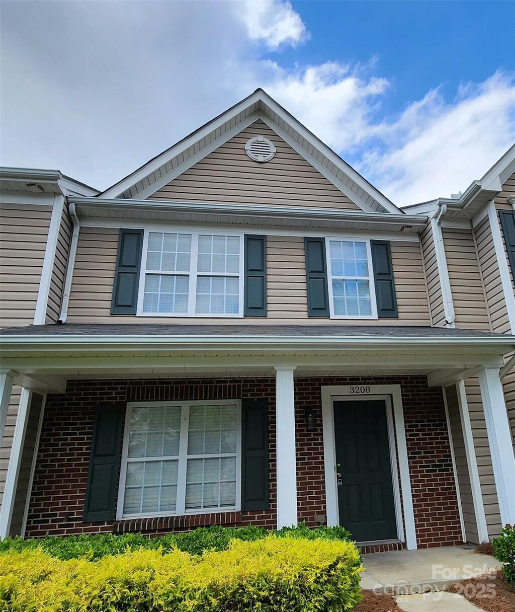 3208 Barons Court Rd, Charlotte, NC 28213 - photo 1