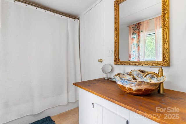 355 Dix Creek Rd, Leicester, NC 28748 - full bath with vanity and shower / tub combo