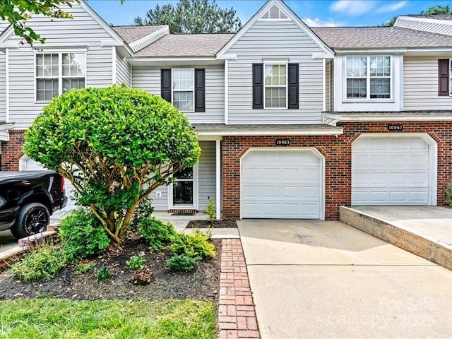 10063 Reindeer Way Ln, Charlotte, NC 28216 - photo 1