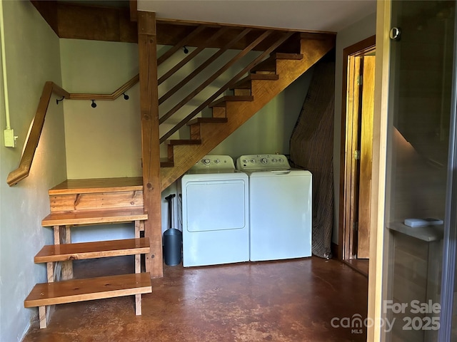 1146 Thomas Branch Rd, Marshall, NC 28753 - laundry area featuring washing machine and clothes dryer