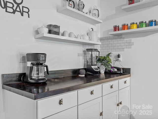 192 Shady Ln, Mill Spring, NC 28756 - bar area with backsplash
