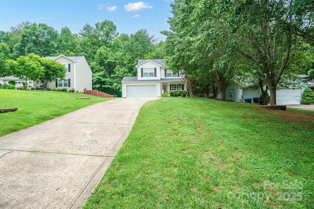 1912 8th St SE, Hickory, NC 28602 - traditional-style home featuring driveway and an attached garage