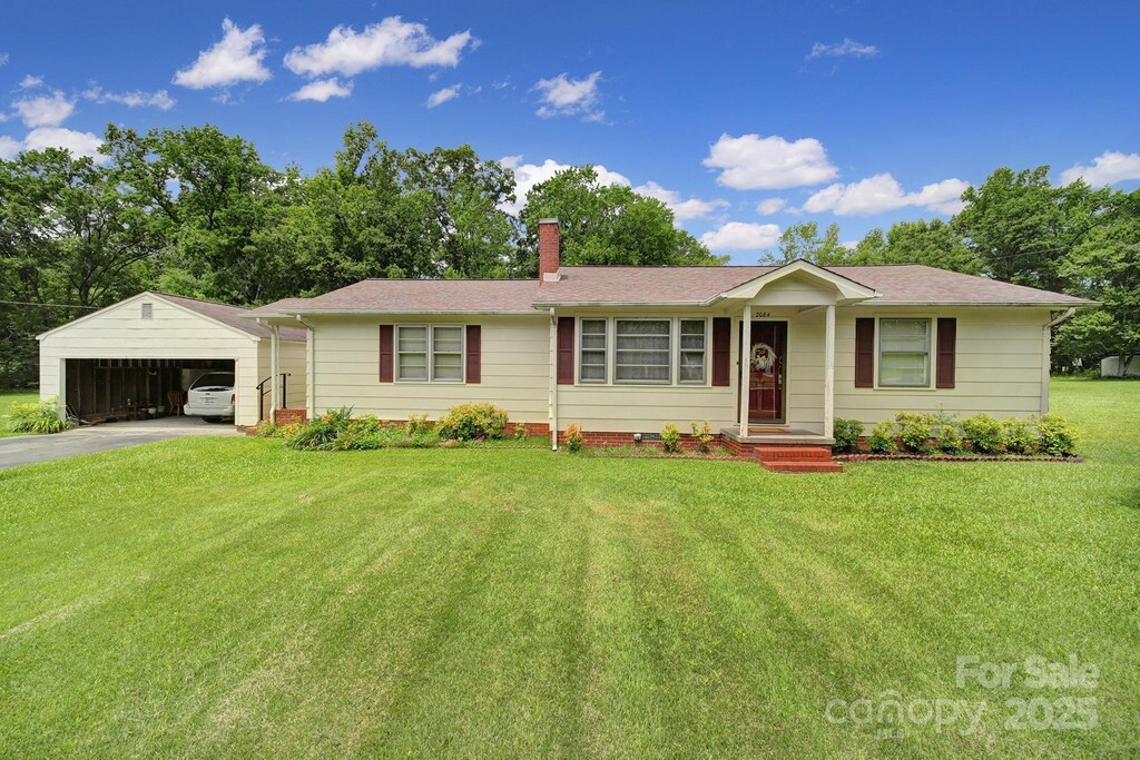 2084 Old Evans Cir, Lancaster, SC 29720 - photo 1
