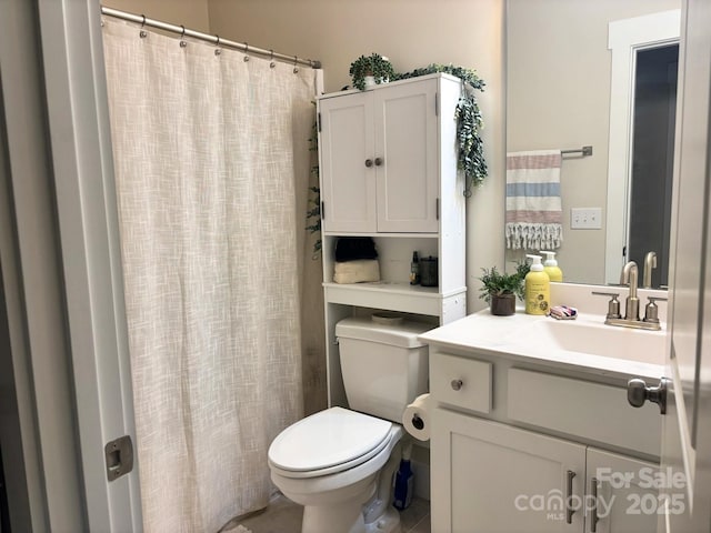 1636 Sand Harbor Cir, Ocean Isle Beach, NC 28469 - full bath featuring toilet, vanity, and curtained shower