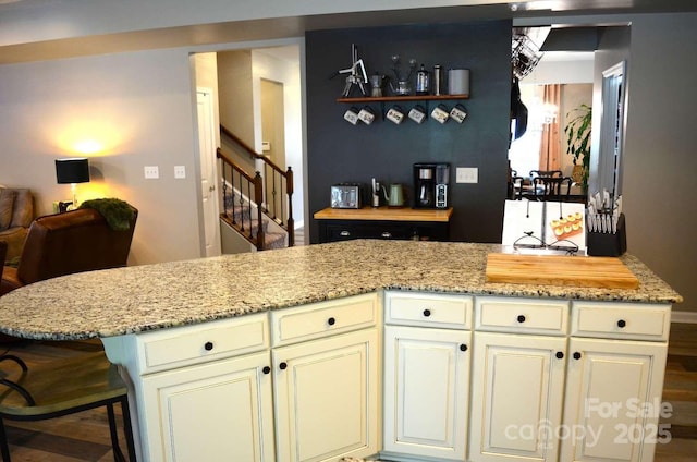 7170 Kenyon Dr, Denver, NC 28037 - bar with stairs