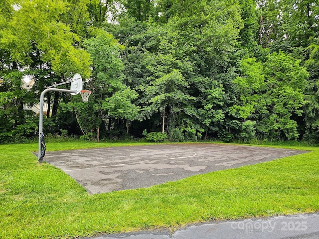 2065 Gable Way Ln, Matthews, NC 28104 - view of sport court featuring basketball hoop and a yard