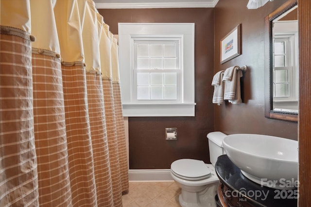 81 21st Ave NW, Hickory, NC 28601 - full bathroom featuring toilet, vanity, baseboards, and tile patterned floors