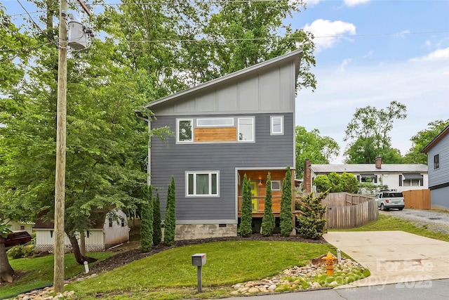 358 London Rd, Asheville, NC 28803 - contemporary house featuring board and batten siding