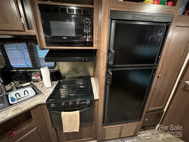 107 Pine St, New London, NC 28127 - photo 7