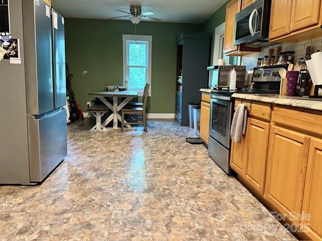 149 Poplar Dr W, Marion, NC 28752 - photo 3