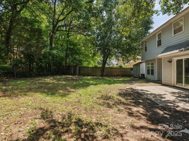 3313 Fortis Ln, Matthews, NC 28105 - view of yard with a patio