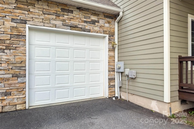 1 Teresa Way, Black Mountain, NC 28711 - garage featuring driveway