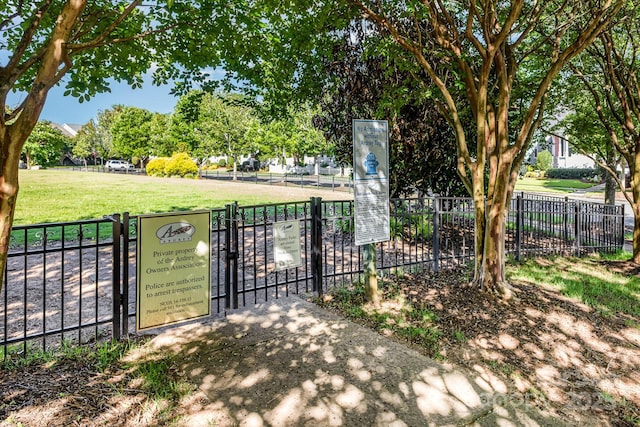 9210 Ginhouse Ln, Charlotte, NC 28277 - view of gate