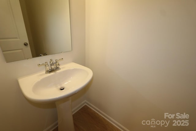 222 Harpers Run Ln, Matthews, NC 28104 - bathroom featuring baseboards