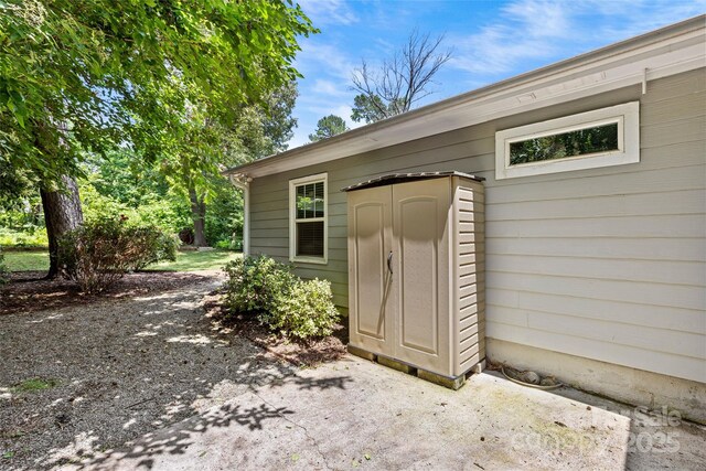 2813 Hilliard Dr, Charlotte, NC 28205 - view of outbuilding
