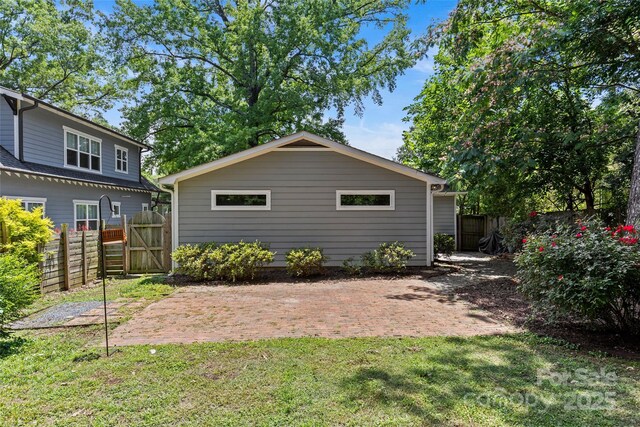 2813 Hilliard Dr, Charlotte, NC 28205 - back of property featuring a patio area