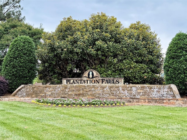 8620 Rolling Fields Rd, Charlotte, NC 28227 - community / neighborhood sign featuring a lawn