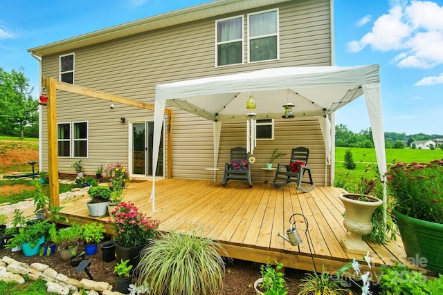 124 Vintage Woods Ct, Shelby, NC 28150 - rear view of house with a wooden deck