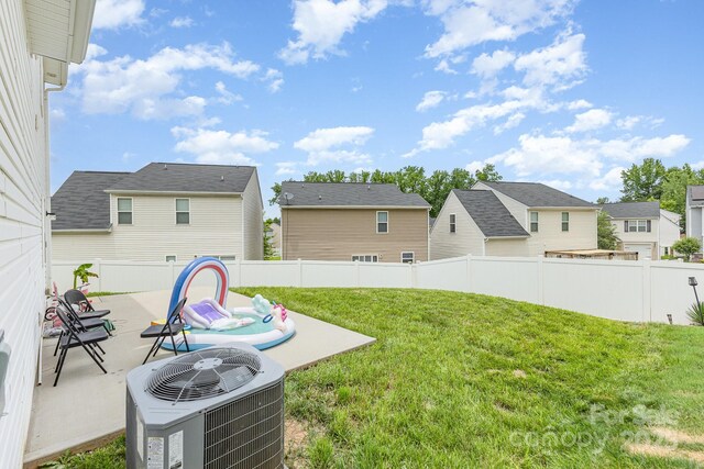 8005 Stevie Oaks Ln, Charlotte, NC 28215 - fenced backyard with a residential view and a patio area