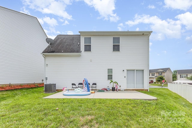 8005 Stevie Oaks Ln, Charlotte, NC 28215 - back of house with a patio area