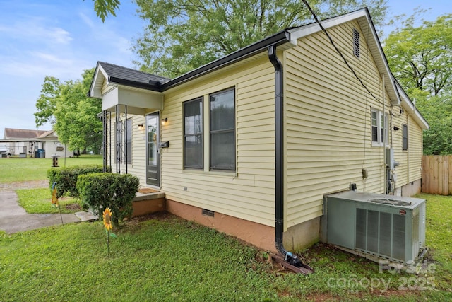 1425 3rd Street Pl NE, Hickory, NC 28601 - view of side of property featuring central air condition unit and crawl space