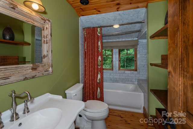 610 Rocky Pkwy Unit 52, 47A, Banner Elk, NC 28604 - full bath featuring a sink, wood finished floors, toilet, lofted ceiling, and shower / tub combo with curtain