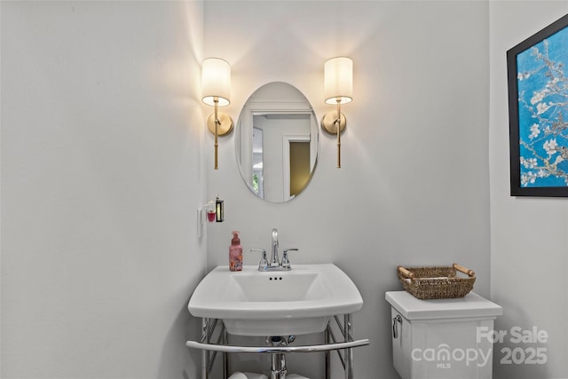 1619 Providence Rd, Charlotte, NC 28207 - bathroom featuring toilet