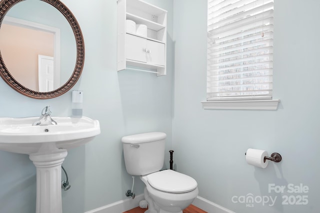 2695 Queens Rd, Lincolnton, NC 28092 - bathroom with toilet and baseboards